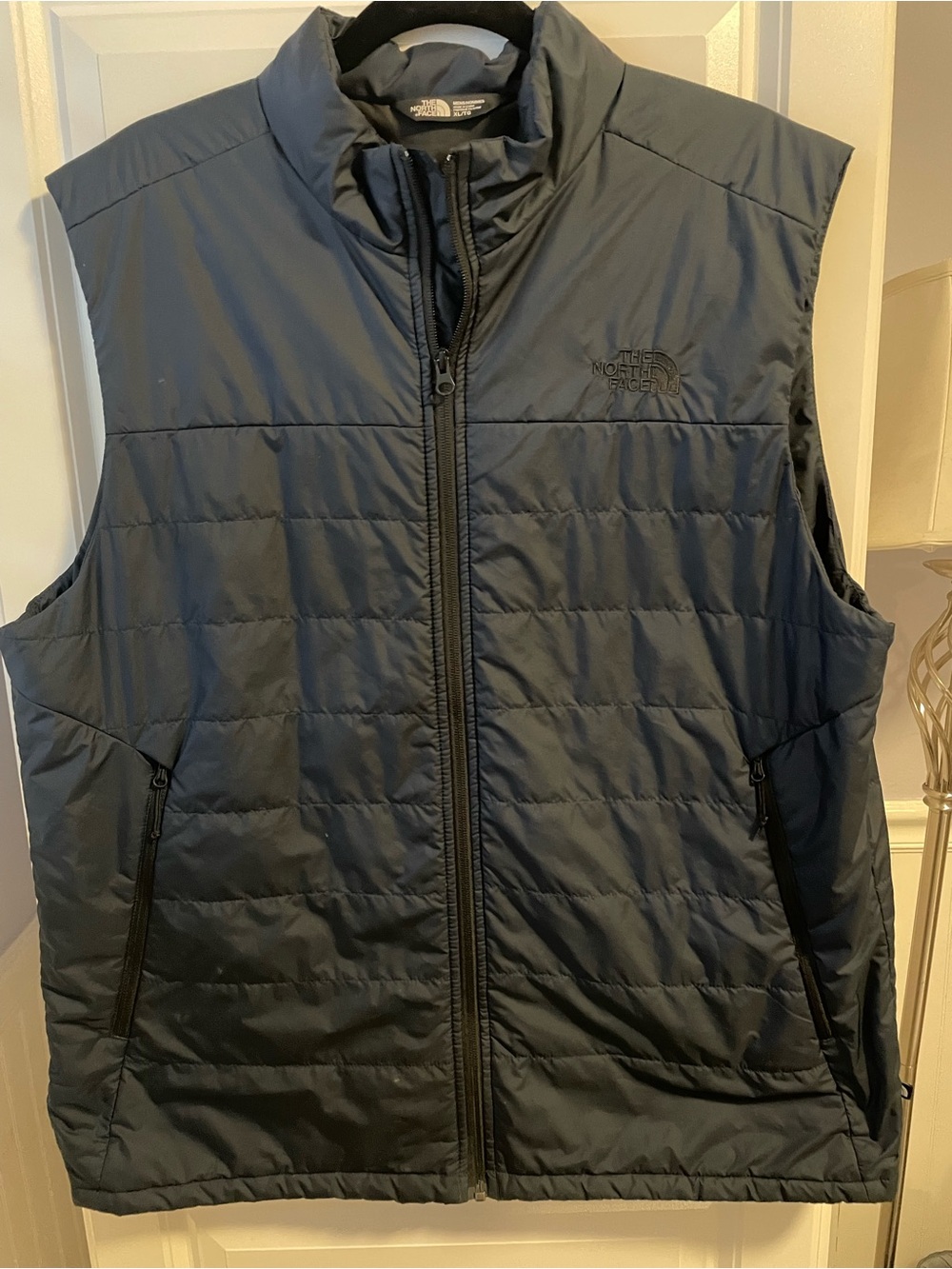 The North Face Men’s XL Navy Blue Insulated Puffer Vest